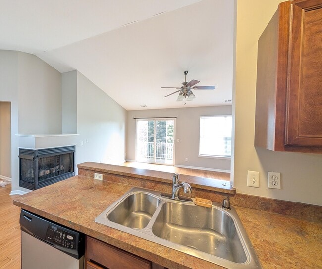 Building Photo - 43120 Pendleton Cir