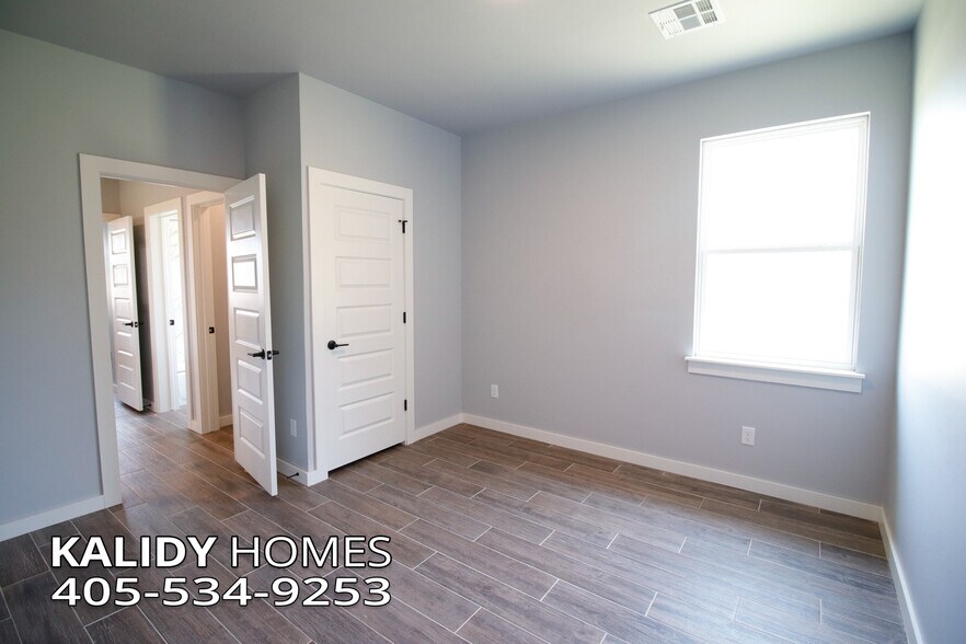 Building Photo - 1755 Kalidy Dr