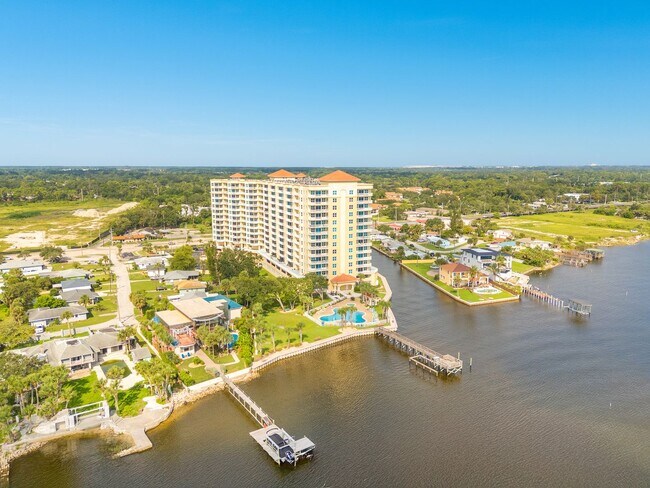 Building Photo - GORGEOUS Waterfront Condo in South Daytona
