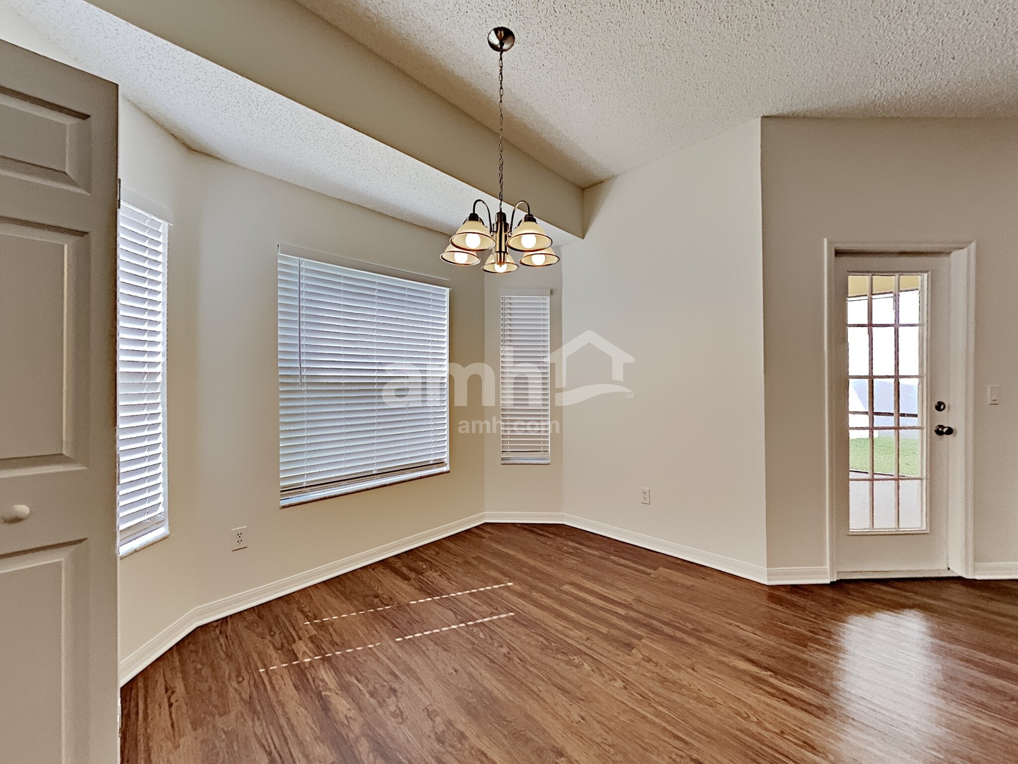 Building Photo - 1921 Darlin Cir