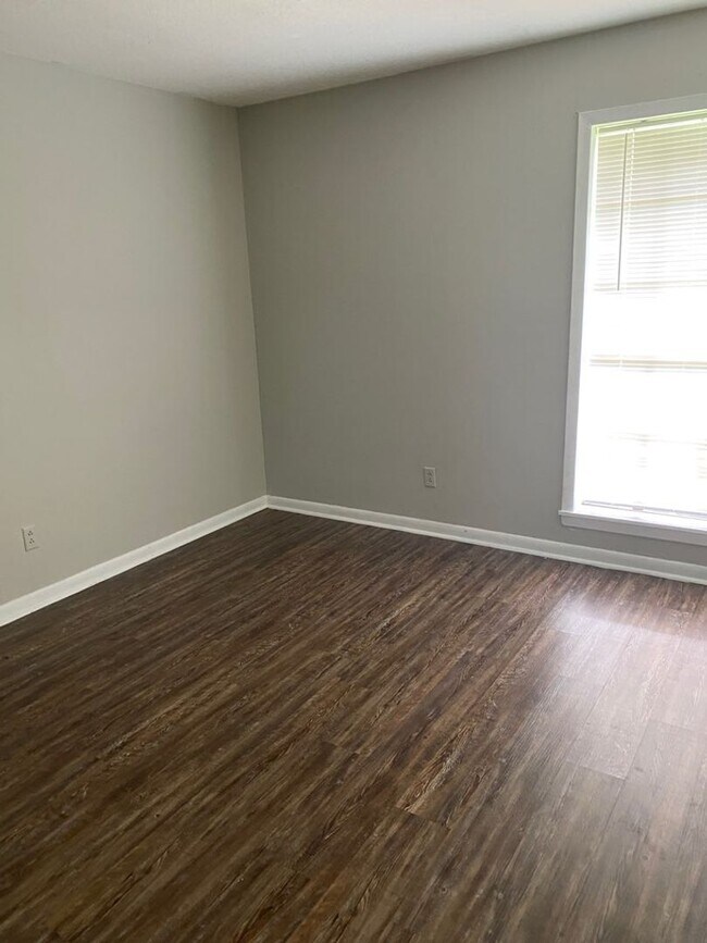 Building Photo - Monthly Paid Rent