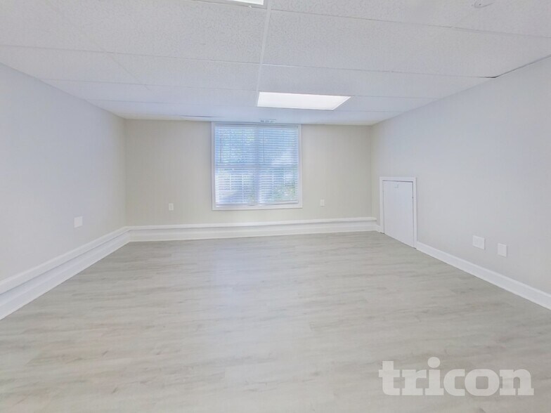 Building Photo - 89 Delane Dr