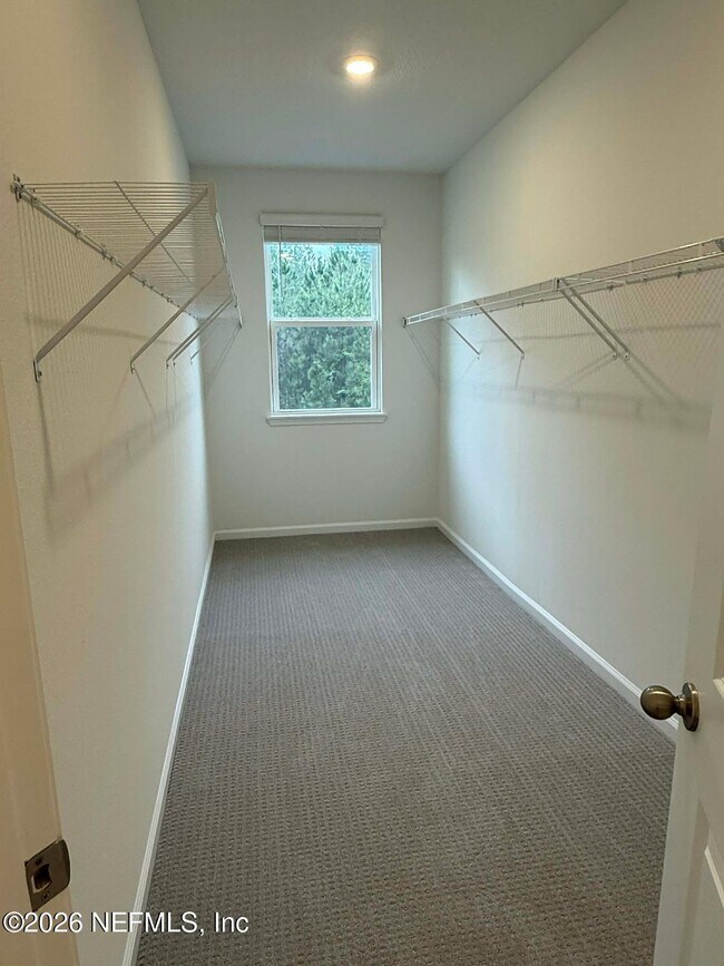 Building Photo - 403 Woods Ln