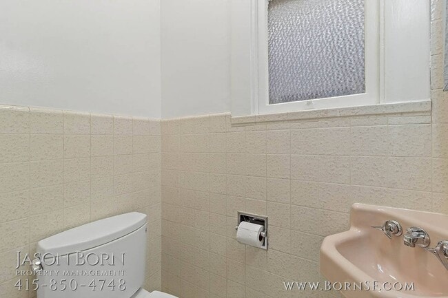 Building Photo - 1720 Lombard St