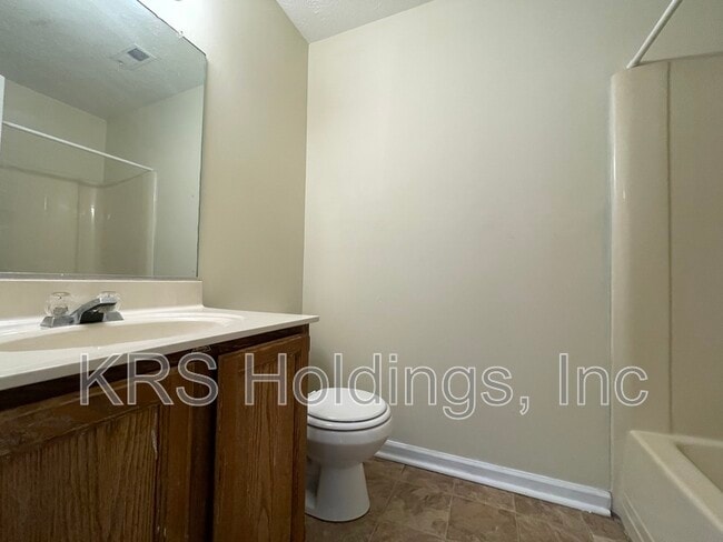 Building Photo - 208 Susan Constant Dr