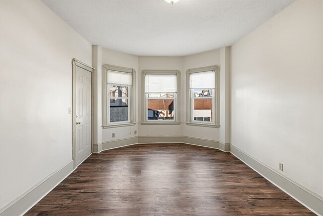 Building Photo - 312 Rivet St