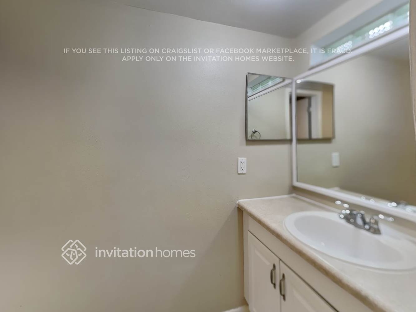 Building Photo - 2464 Carolton Rd