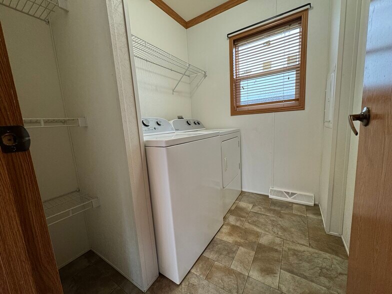 Building Photo - 2022 Mockingbird Pl NW