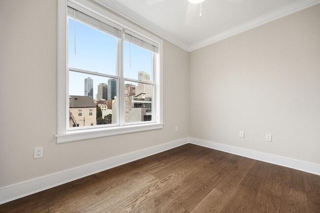 Building Photo - 28 Bright St