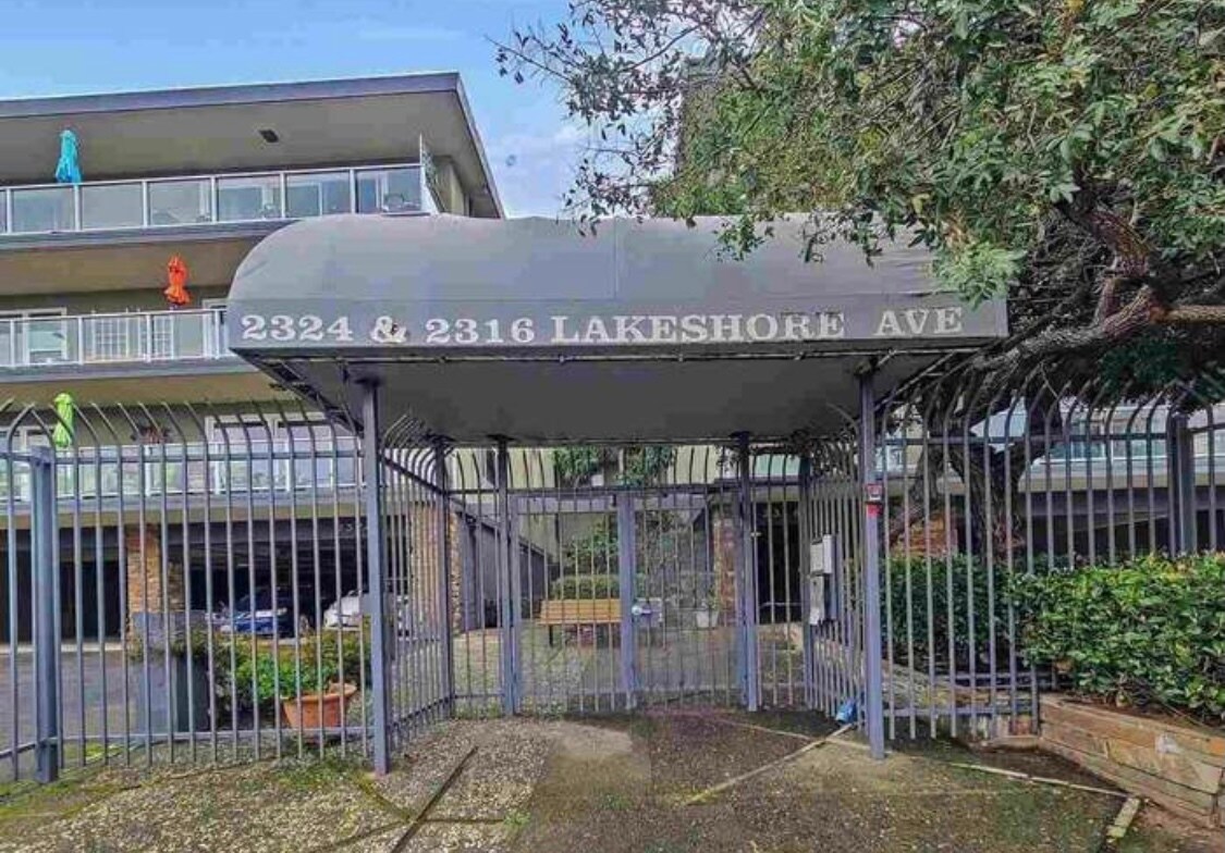 Building Photo - 2316 Lakeshore Ave