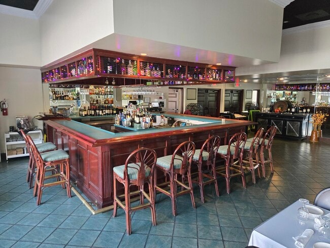 Building Photo - 1831 Sabal Palm Dr