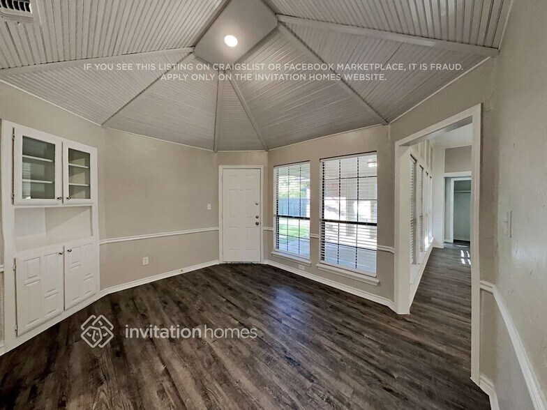Building Photo - 612 Arbor Creek Dr