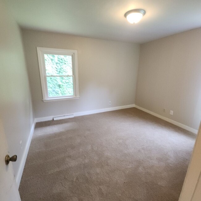 Building Photo - Remodeled Brick Rancher in between Kerners...