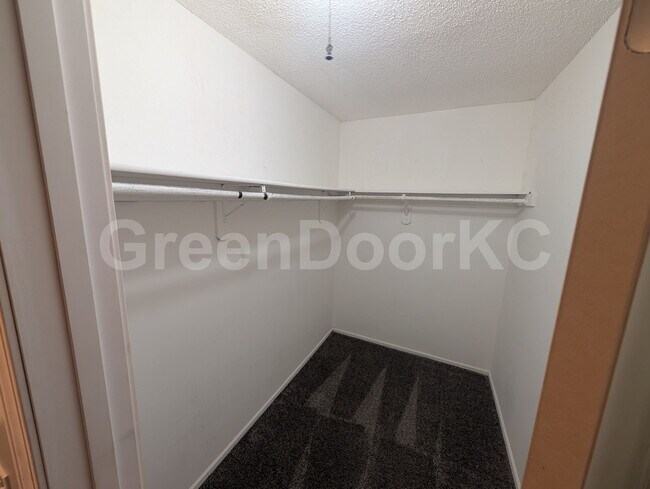 Building Photo - 16520 W 141st St