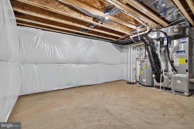 Building Photo - 3155 White Tail Dr