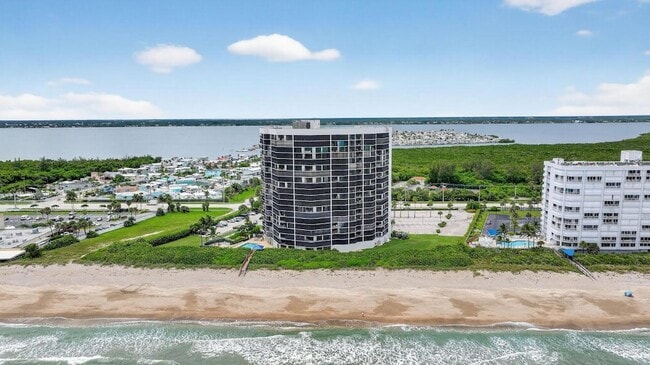 Building Photo - 9650 S Ocean Dr