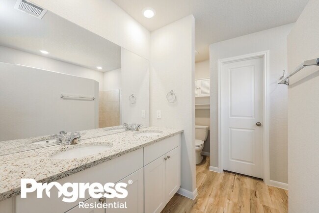 Building Photo - 4337 Southton Bed