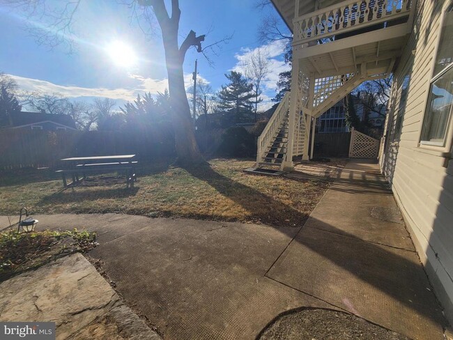 Building Photo - 447 N Loudoun St