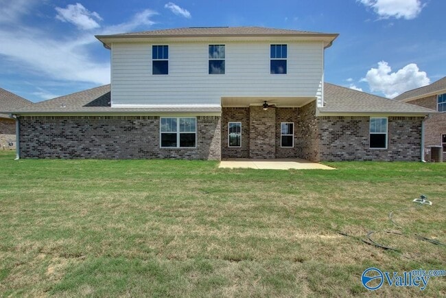 Building Photo - 17212 Stonegate Dr