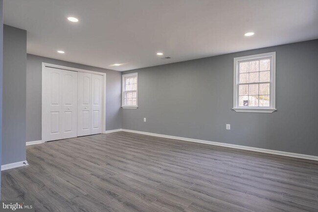 Building Photo - 3140 Basford Rd