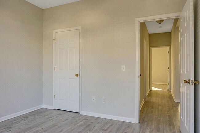 Building Photo - Cozy Comfort & Convenience: Your New 3 BR,...