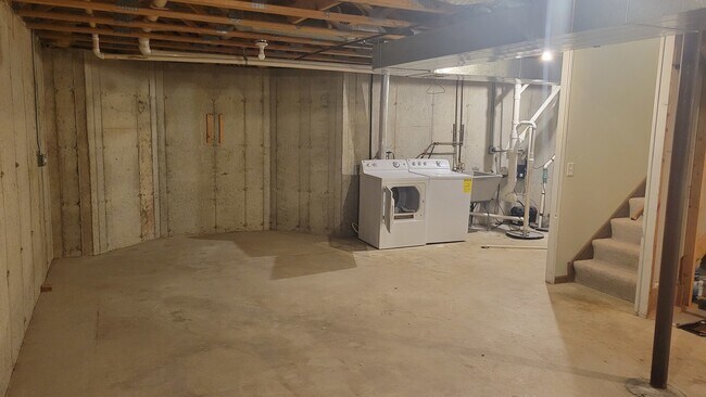 Building Photo - 104 Quail Dr