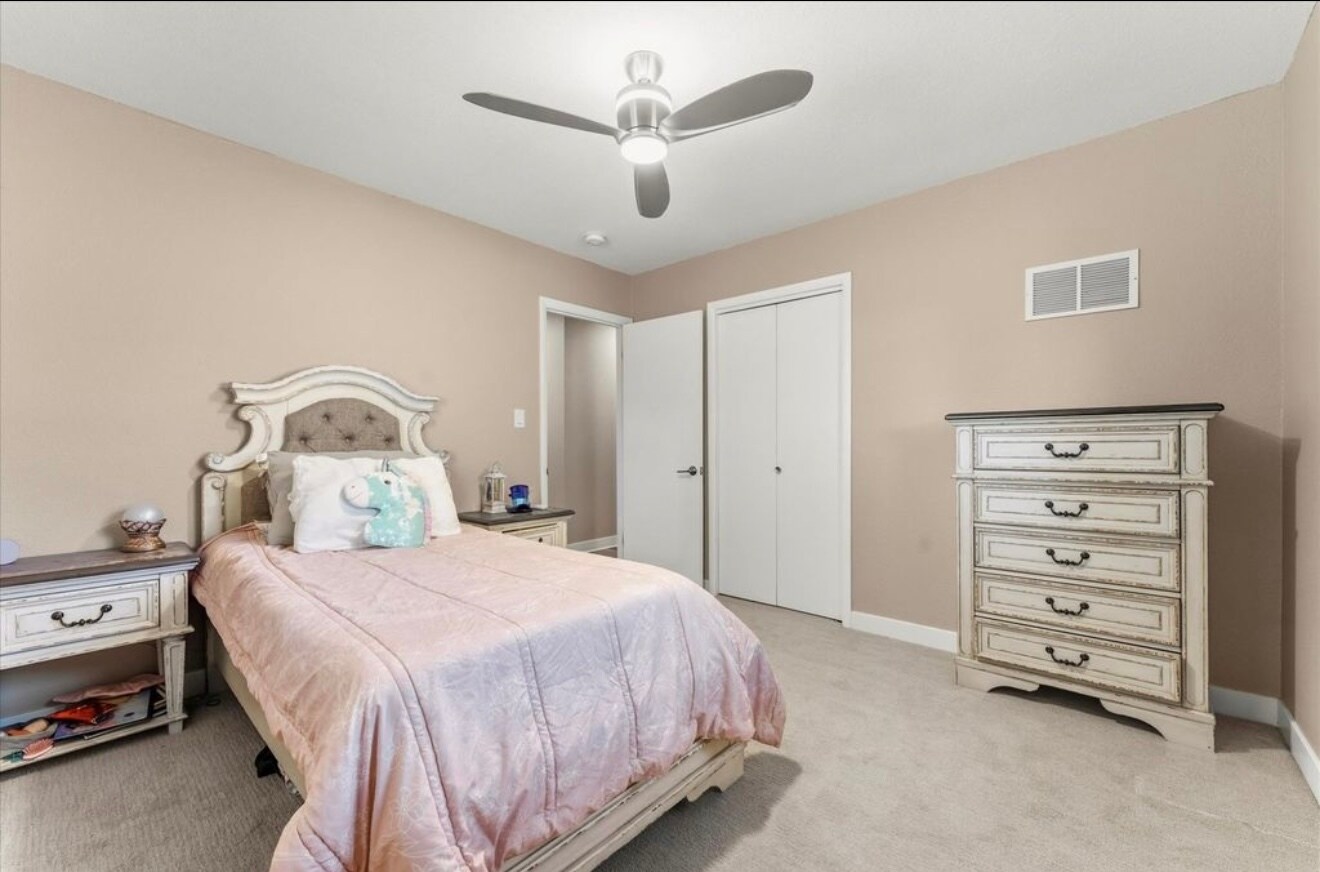 Building Photo - 408 Weathering Dr