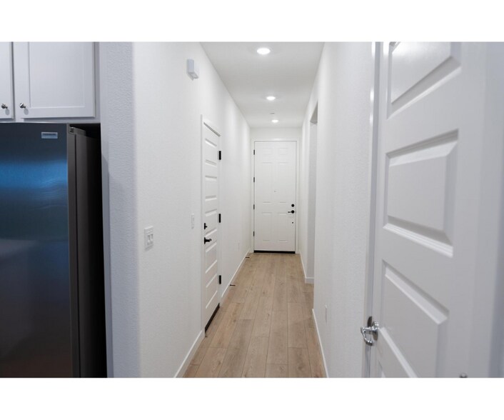 Building Photo - 5348 Liberty Ship Wy