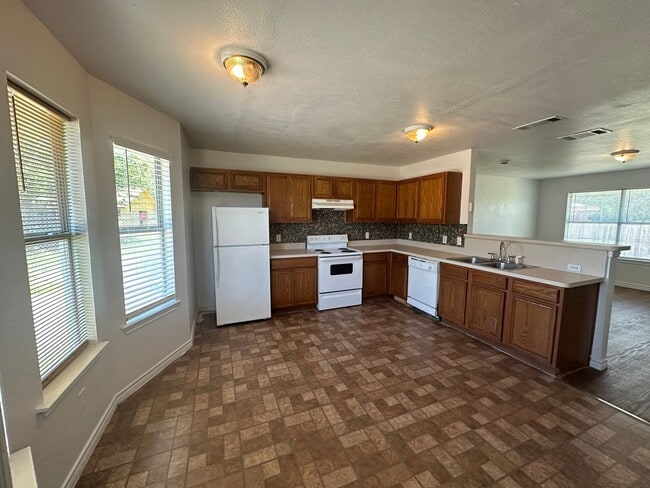 Building Photo - Wonderful 3-Bedroom Dallas Home For Rent!!