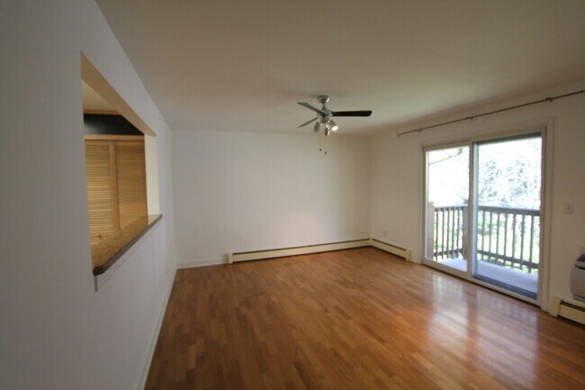 Building Photo - 300 Opatrny Dr