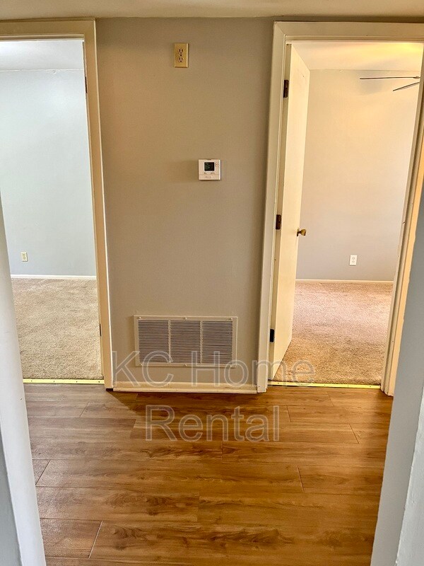 Building Photo - 2212 NE 77th St