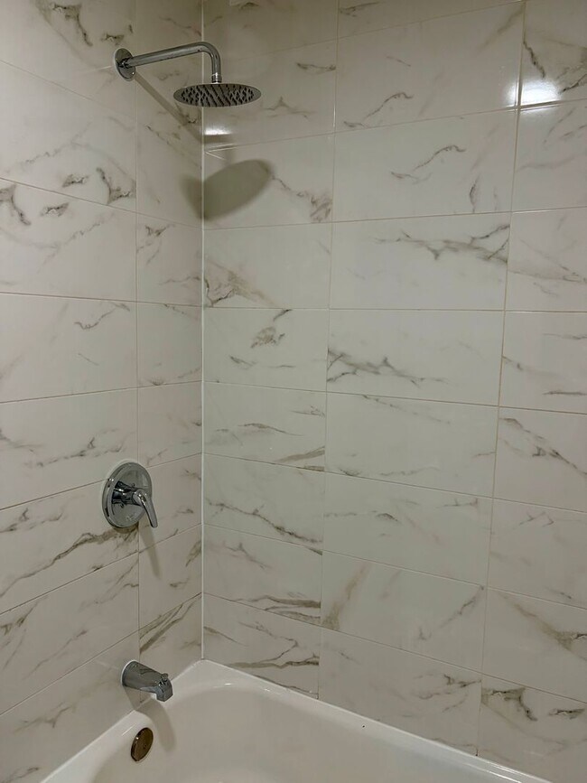 Building Photo - 172 Seymour Ave