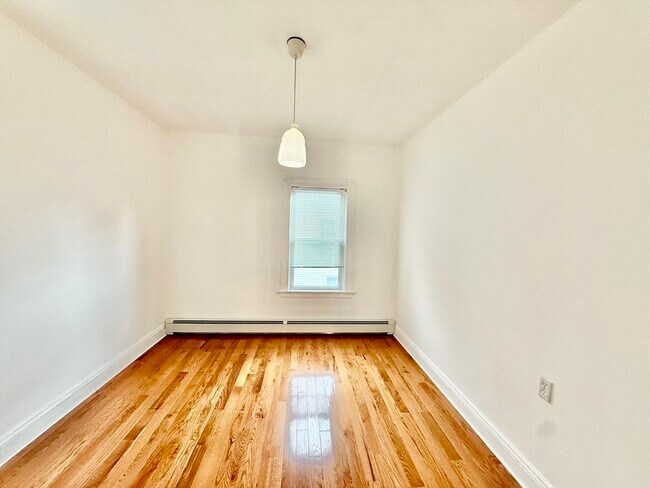 Building Photo - 186 Arlington St