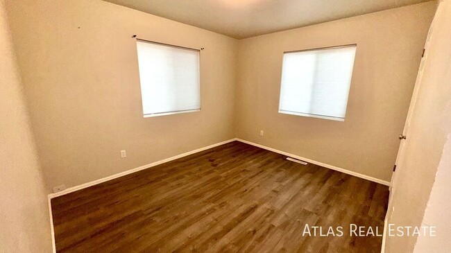 Building Photo - Newly Remodeled 2 bed 1 bath unit for rent!