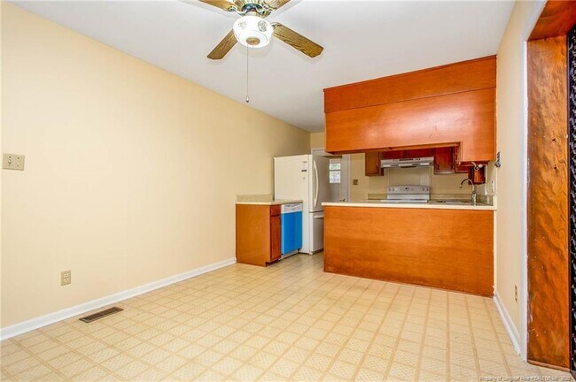 Building Photo - 4700 Friar Ave