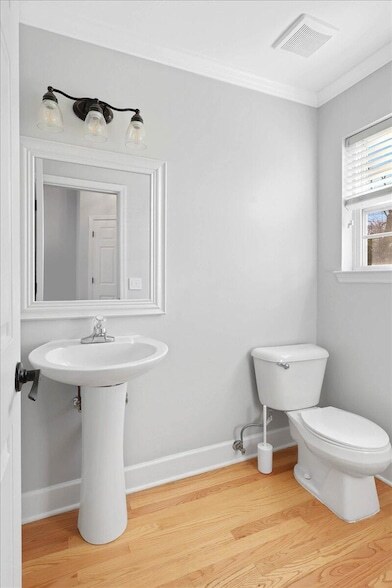 Building Photo - 1002 Boylston St