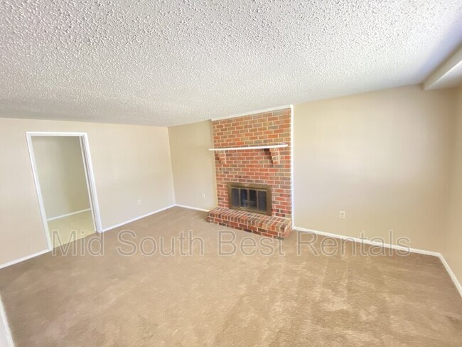 Building Photo - 7425 Doncaster Ln (Southeast)