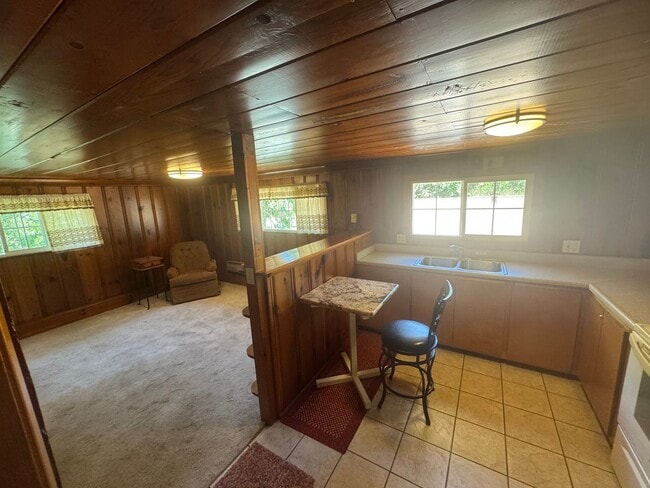 Building Photo - 3 dwelling property located in Rio Linda