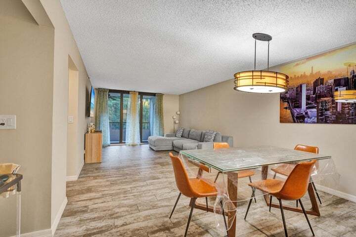 Building Photo - 2070 Homewood Blvd