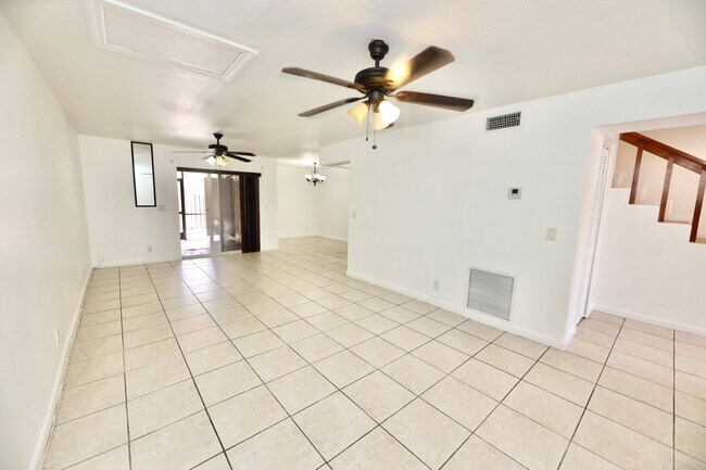 Building Photo - 5953 NW 24th Ct
