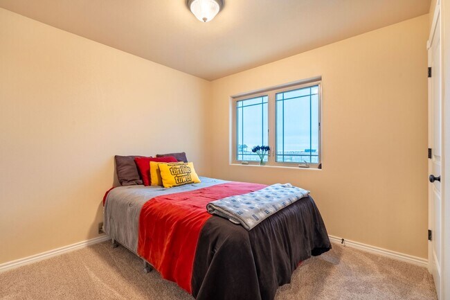 Building Photo - Great 3-Bedroom 2-Bathroom Home with Space in Cheyenne