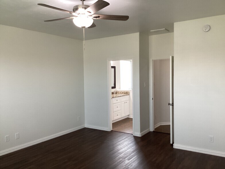 Building Photo - 6434 Tea Tree Dr