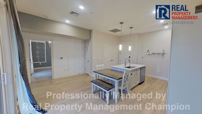 Building Photo - Luxury Condo in Heart of Wilmington with Water Views