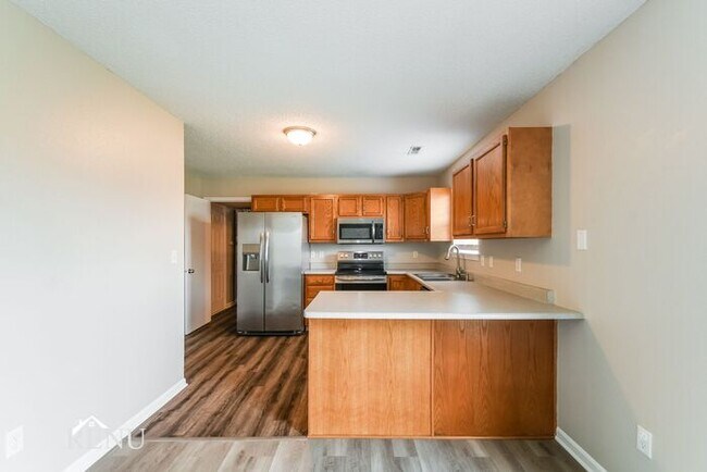 Building Photo - 19307 Fox Chase Dr