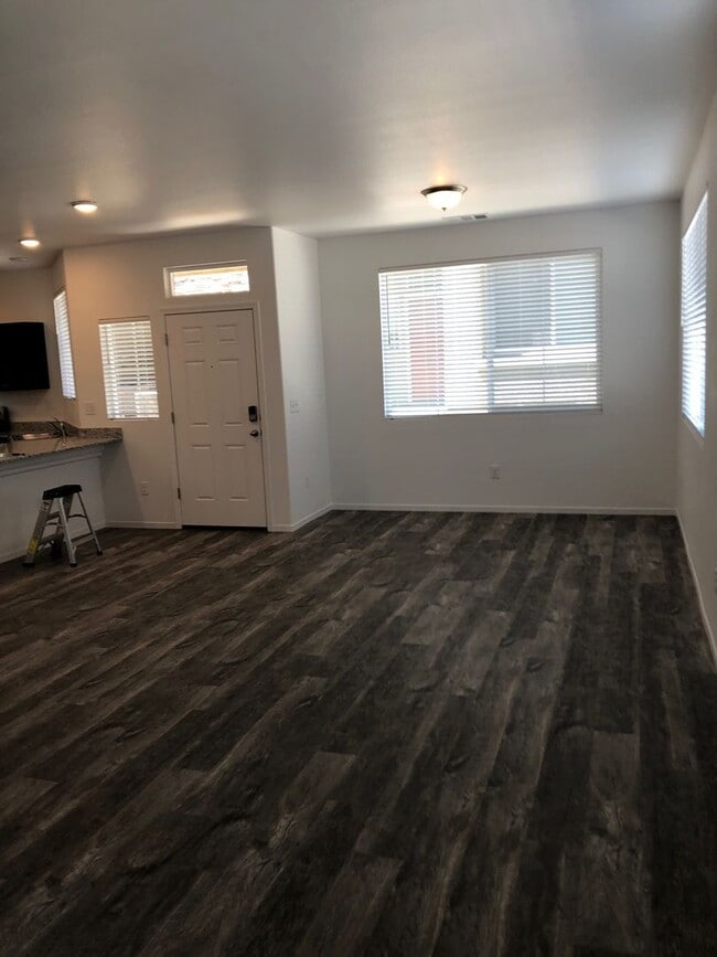 Building Photo - $2395.00 - NEW FLOORING UPSTAIRS - STAINLE...