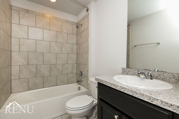 Building Photo - 16428 Marinette Ct