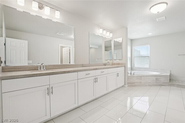 Building Photo - 5947 Rockway Glen Ave
