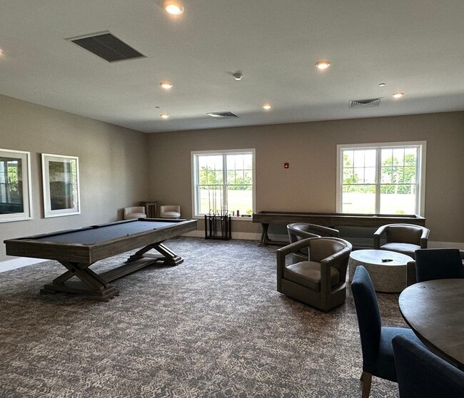 Building Photo - 1204 Peter's Farm Way