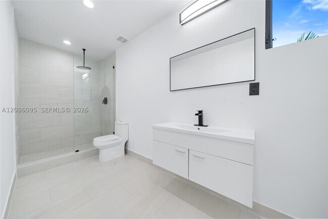 Building Photo - 11 NE 51st St