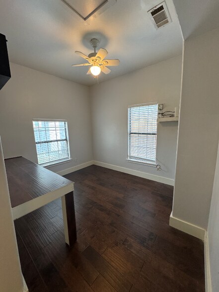 Building Photo - 5639 Santa Fe Ave